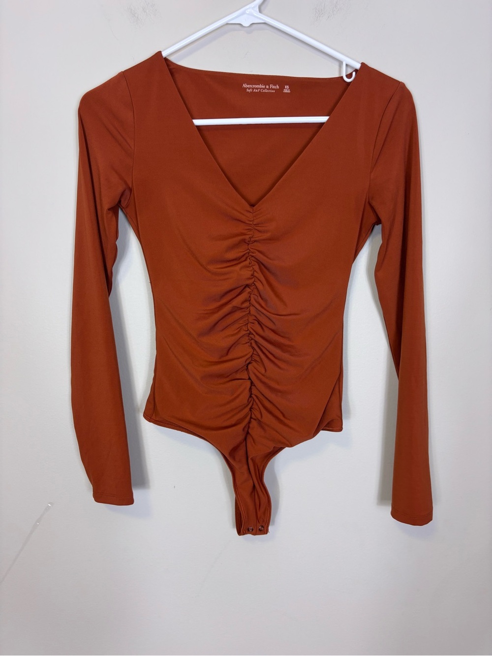Abercrombie & Fitch Rust Ruched V-Neck Long-Sleeve Thong Bodysuit XS